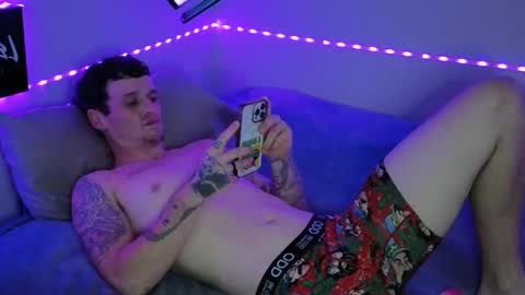 Snapshot of frankoafterdark chatting on September 12, 2:22 am Franco online show from September 12, 2:22 am