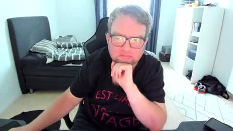 Fredrik online show from August 2, 5:33 pm