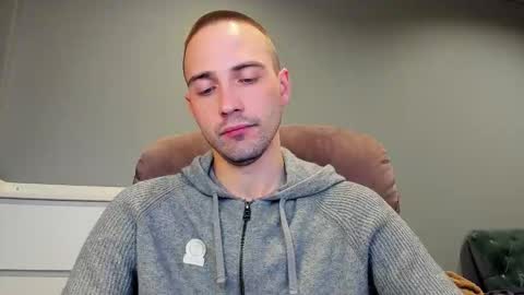 Andrew online show from December 3, 9:10 pm