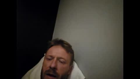 freefallin2222 online show from March 11, 5:03 am