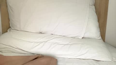 freshman  imonyou98 online show from November 19, 1:55 pm