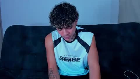 freyva_ online show from June 12, 6:49 pm