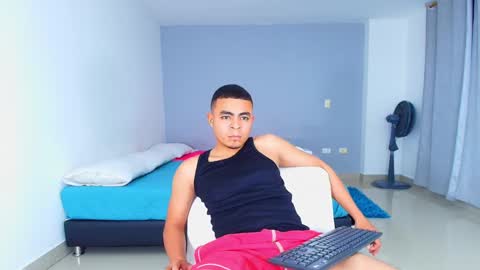 freyva_ online show from January 13, 11:17 pm