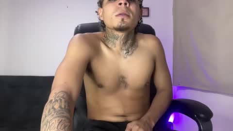 freyva_ online show from March 18, 7:33 am