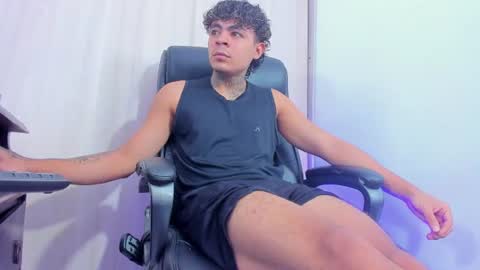 freyva_ online show from June 19, 3:06 pm
