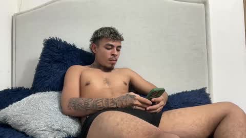 freyva_ online show from September 19, 4:02 am