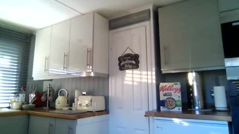 bob online show from December 2, 3:04 pm