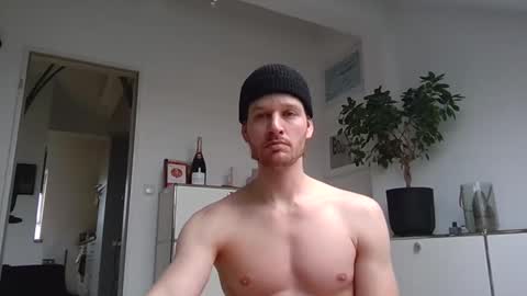 frozenyoga online show from February 20, 1:51 pm