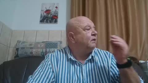 Snapshot of fullballs6 chatting on December 20, 3:36 am fullballs6 online show from December 20, 3:36 am