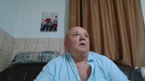 Snapshot of fullballs6 chatting on December 6, 3:08 am fullballs6 online show from December 6, 3:08 am