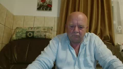 Snapshot of fullballs6 chatting on October 13, 1:44 am fullballs6 online show from October 13, 1:44 am