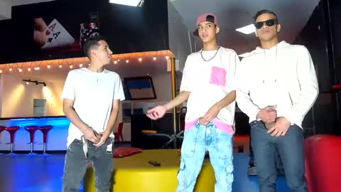 FYOTTY online show from December 9, 6:19 pm