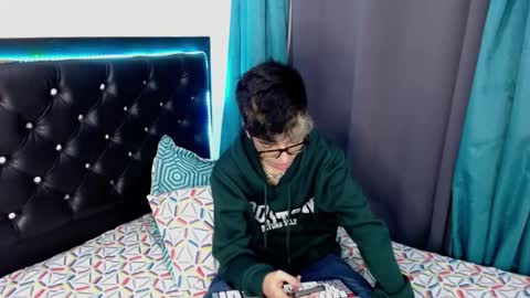 gabriel_x18 online show from February 27, 6:03 am