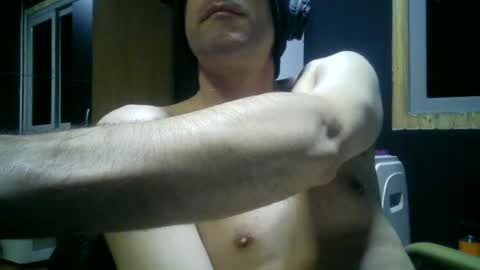 gauchors21 online show from June 13, 3:04 am