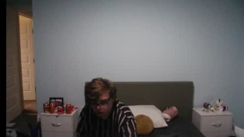 Alfie online show from December 14, 3:30 pm