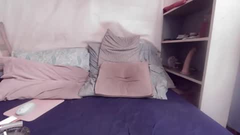 gayrobbin online show from March 2, 8:27 pm