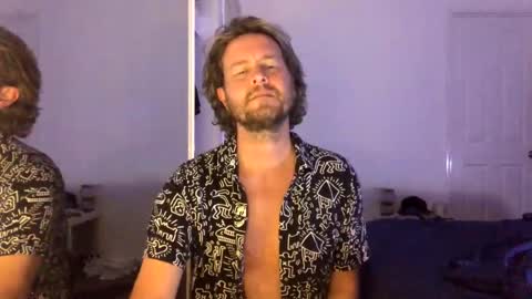 gcsurfer81 online show from April 15, 8:58 am