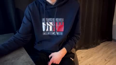 germanboy91565 online show from December 15, 9:12 pm