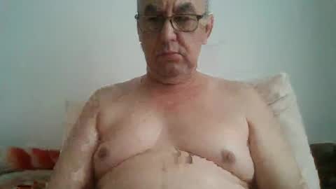 gigi1970 online show from July 5, 7:15 am