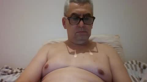 gigi1970 online show from December 2, 6:30 pm