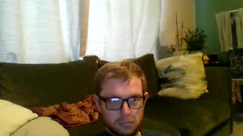 Snapshot of ginwood chatting on March 6, 1:35 pm ginwood online show from March 6, 1:35 pm