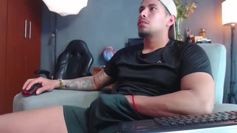 piggy boy online show from October 21, 9:17 pm