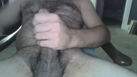 Snapshot of girthyhunguy chatting on December 4, 2:53 am girthyhunguy online show from December 4, 2:53 am