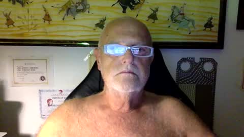 giutomma930394 online show from May 31, 11:38 pm