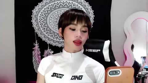 givemethrillx online show from February 3, 4:04 am