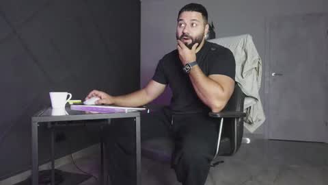 Matthew .. for short call me Matt online show from November 3, 1:32 am