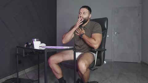 Matthew .. for short call me Matt online show from October 22, 8:45 pm