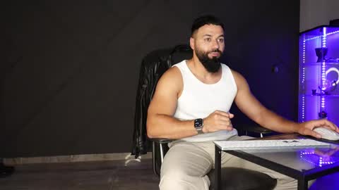 Matthew .. for short call me Matt online show from May 24, 8:48 pm