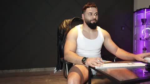 Matthew .. for short call me Matt online show from March 28, 9:04 pm