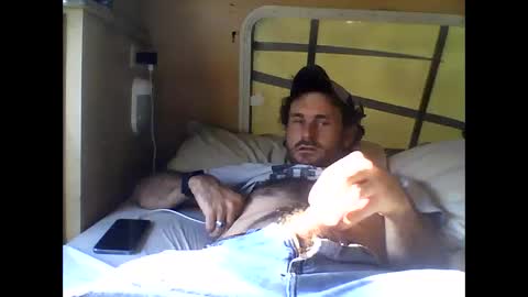 Snapshot of gman3883 chatting on December 20, 9:28 pm Gman online show from December 20, 9:28 pm