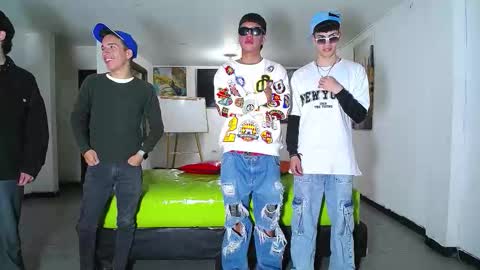 THOMAS AND DAMIAND online show from October 23, 6:00 pm