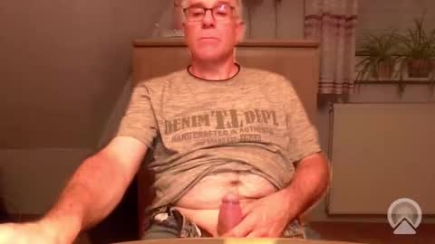 gngh1969 online show from June 1, 9:59 pm