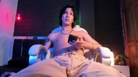 HUAN online show from December 6, 3:22 pm