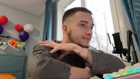 Golden boyyy21 online show from March 12, 1:51 pm