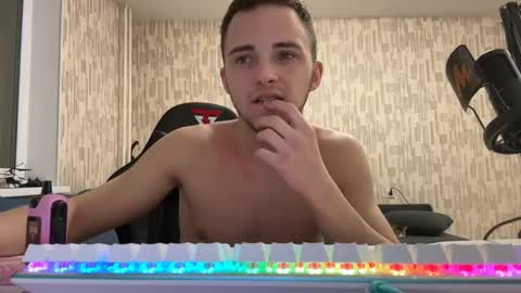 Golden boyyy21 online show from February 19, 5:06 pm