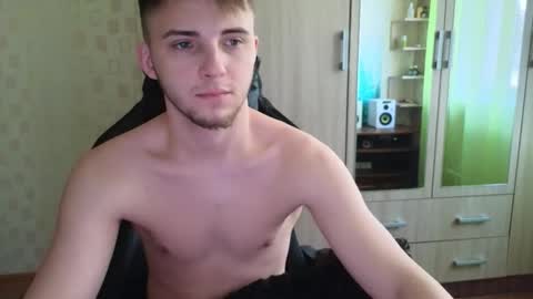 Golden boyyy21 online show from March 19, 9:12 am