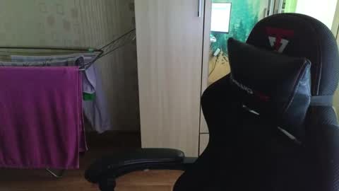 Golden boyyy21 online show from April 10, 2:46 pm