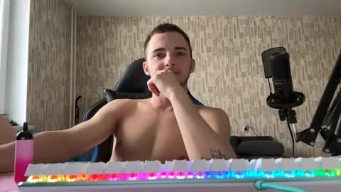 Golden boyyy21 online show from February 20, 11:09 am