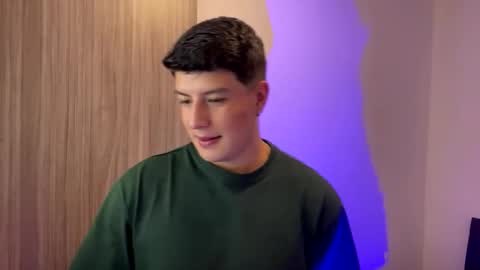 goldenknight33 online show from November 4, 4:19 pm