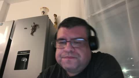 gomezgonz5 online show from October 17, 9:08 pm