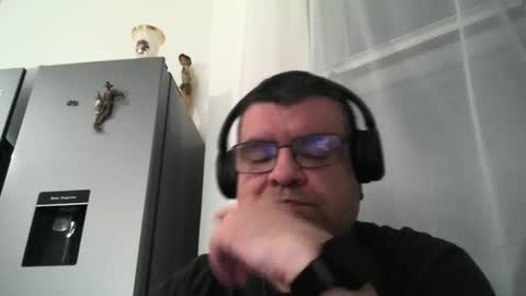 gomezgonz5 online show from October 18, 9:09 pm