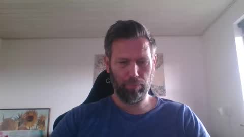 Snapshot of gottalop chatting on October 24, 11:01 am gottalop online show from October 24, 11:01 am