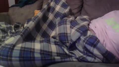 7 in boy toy online show from December 8, 6:22 am