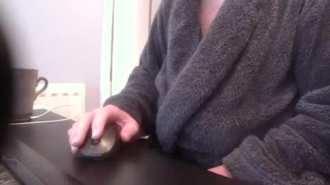 Snapshot of greyfox_6000 chatting on February 25, 6:03 am greyfox_6000 online show from February 25, 6:03 am