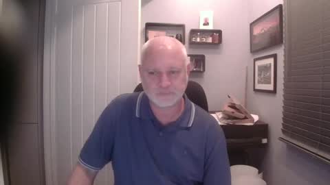 Snapshot of greyfox_6000 chatting on February 16, 8:33 pm greyfox_6000 online show from February 16, 8:33 pm