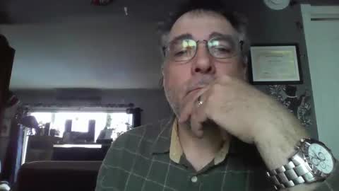 grossequeue200 online show from April 19, 6:07 pm